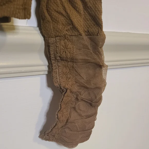 Free People Wear Me Out Lace Detail Top XL Olive NWT - Picture 4 of 7